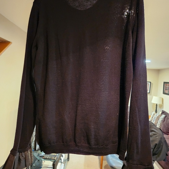 BLACK BURBERRY LIGHT SWEATER EXCEPT CONDITION. SILK AT BOTTOM OF SLEEVES - Picture 4 of 6